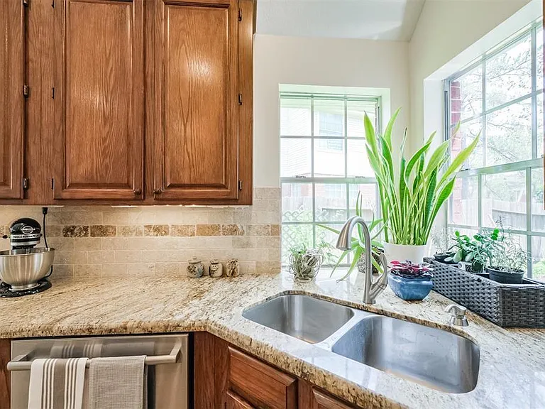 17218 Hamilwood Dr — Photo 14