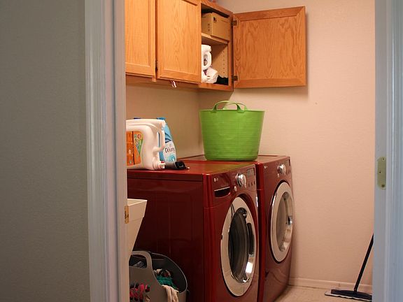 5th image of 3927 Albacore Dr