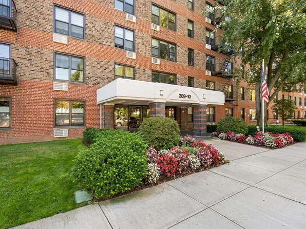 209-10 41st Avenue #1D, Bayside, NY 11361