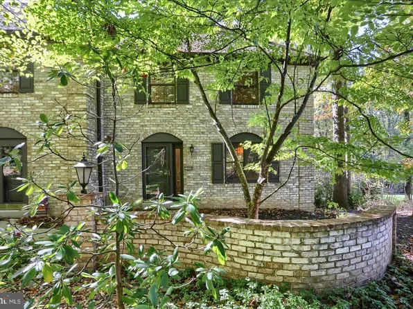 1300 Sandhill Rd, Hummelstown, PA 17036