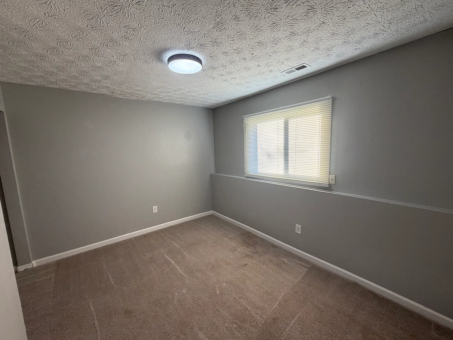 2 bed, 950 sqft, $1,750 — Photo 4