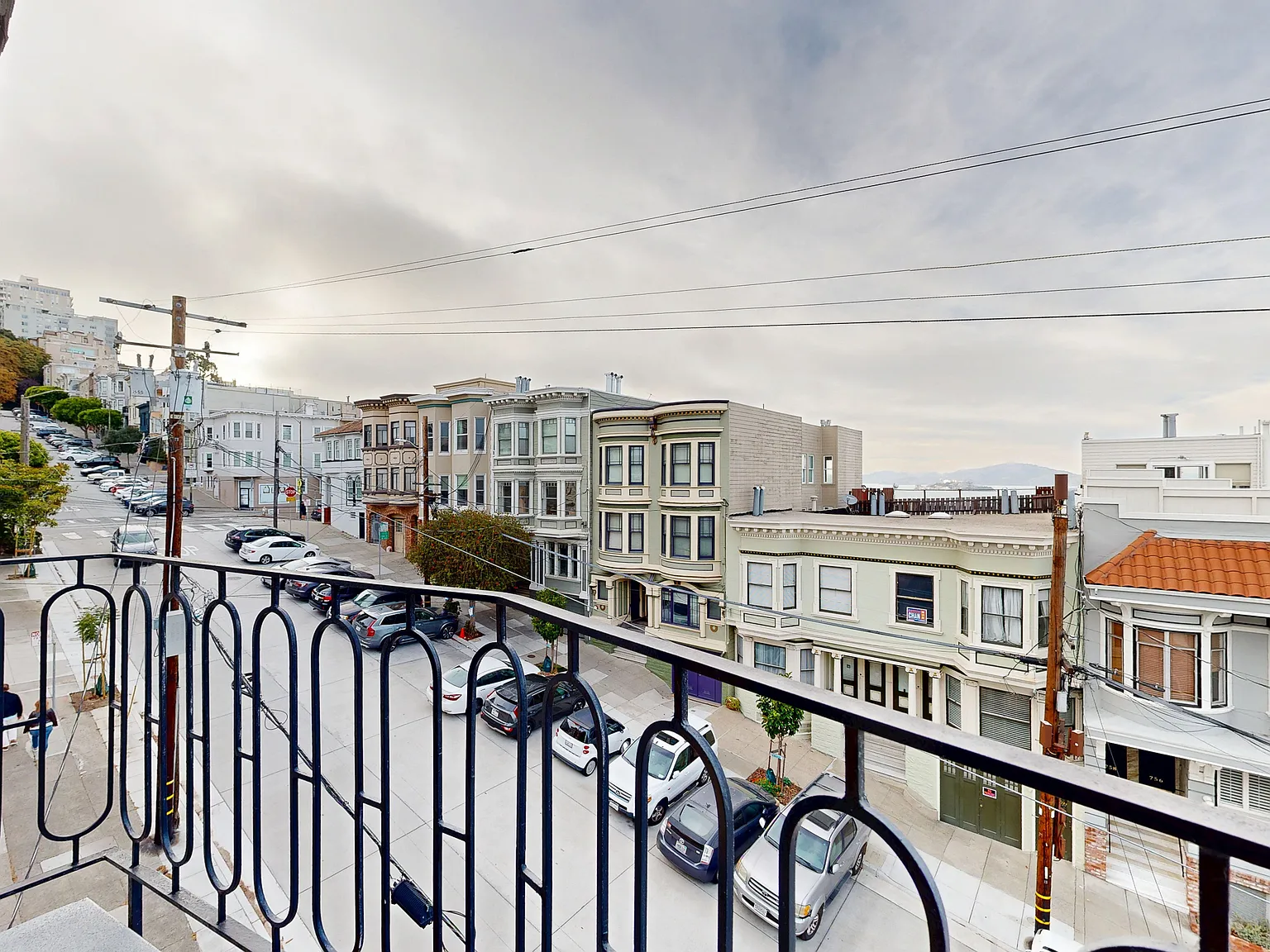 Charming North Beach Studio | Pet Friendly | Shared Laundry — Photo 4