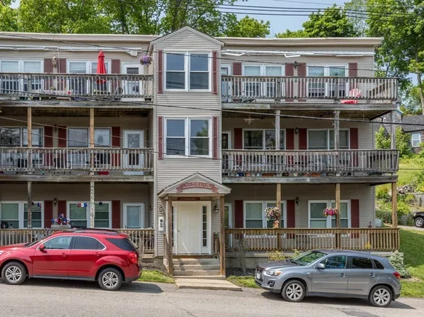 40 Nashua St APT 6, Clinton, MA 01510