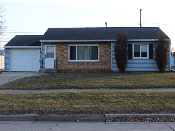 1027 Sioux Ave, Fairmont, MN 56031