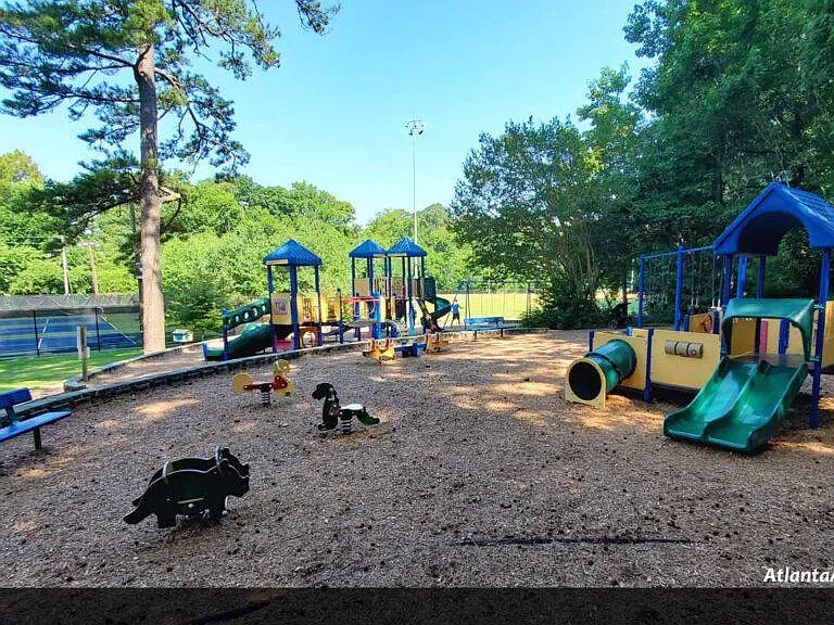 27 Peachtree Hills Ave NE — Photo 41