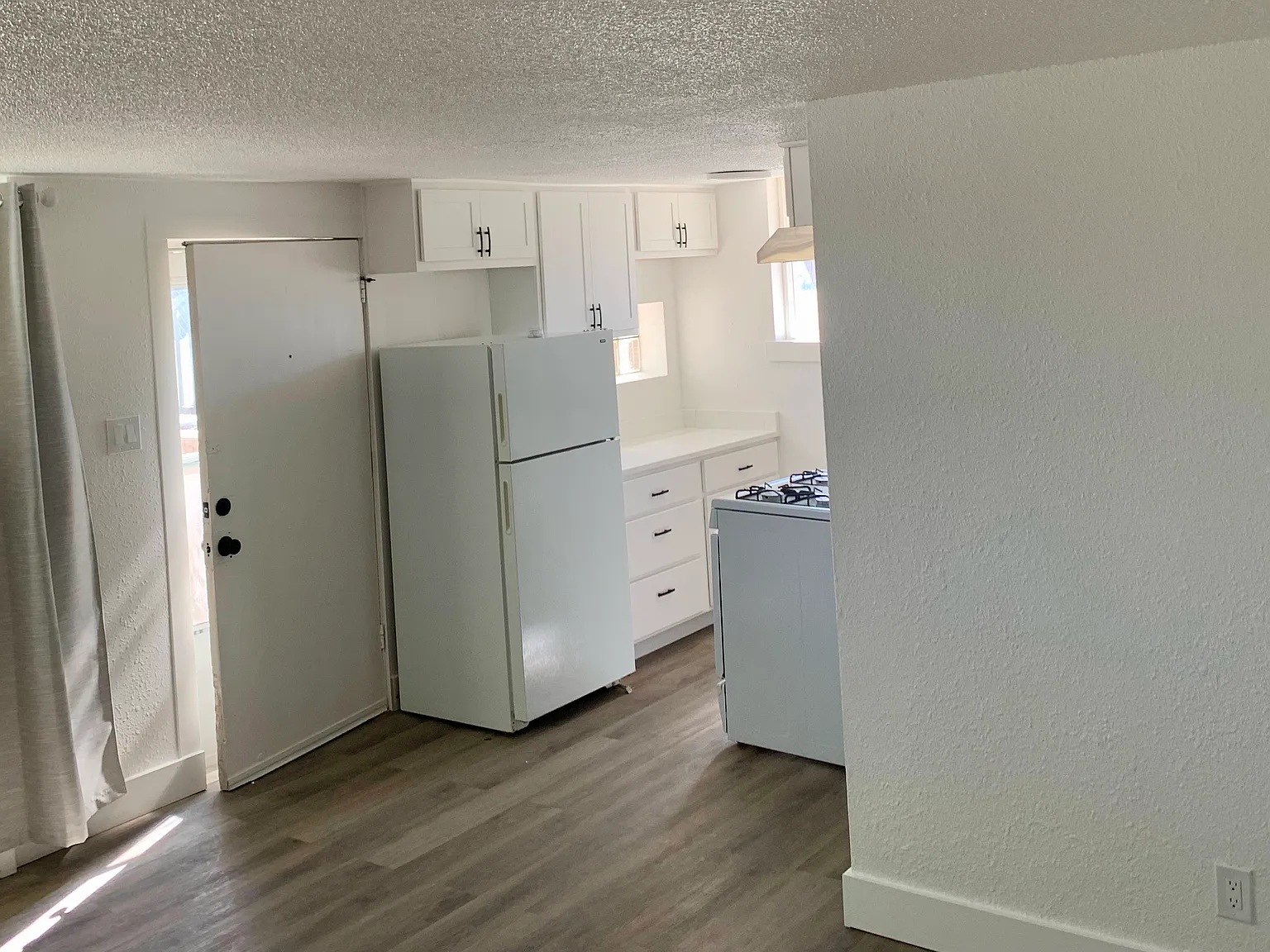 1 bed, 550 sqft, $925 — Photo 3