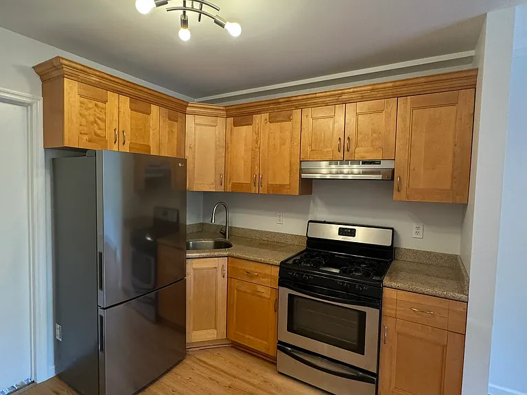283A 14th St #2 — Photo 4