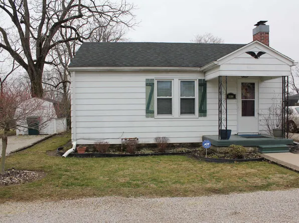 3206 E Grays Ct, Muncie, IN 47302