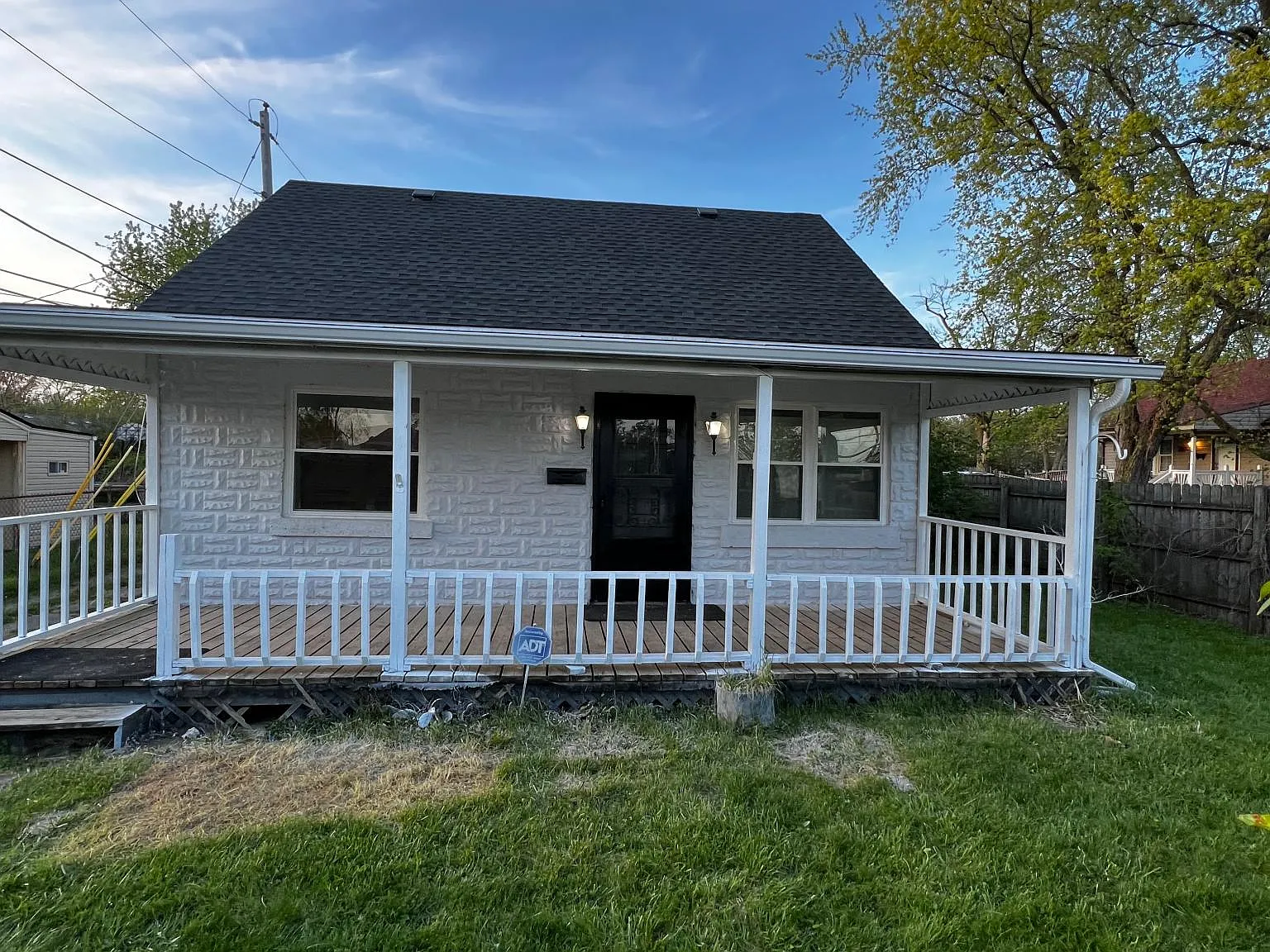 2 bed, 1063 sqft, $1,600 — Photo 1