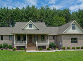 137 Honeybear Hill, Lewisburg, WV 24901