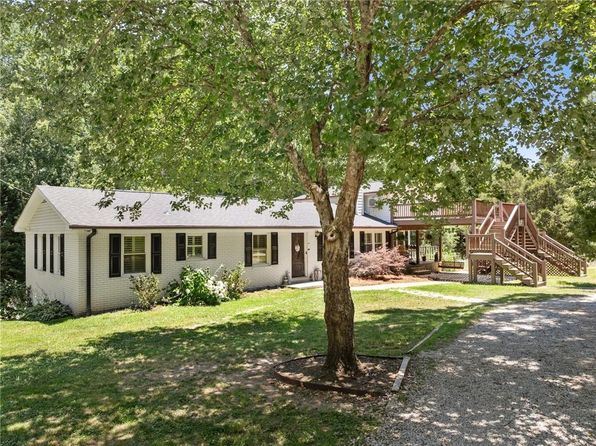4005 Price Rd, Gainesville, GA 30506