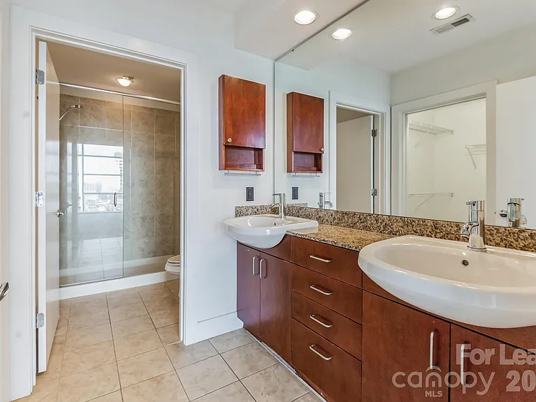 505 E 6th St #504 — Photo 14