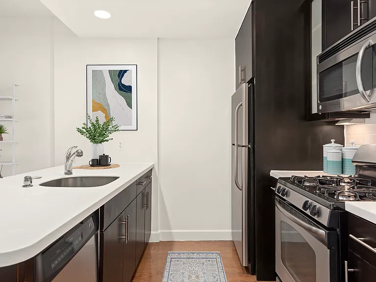 41-34 Crescent St #7L — Photo 5