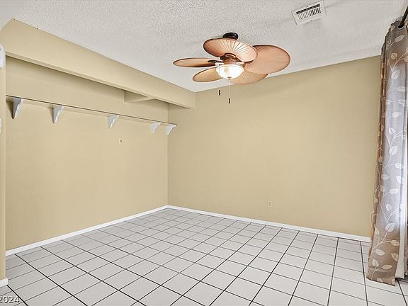 4th image of 4713 Greencreek Dr