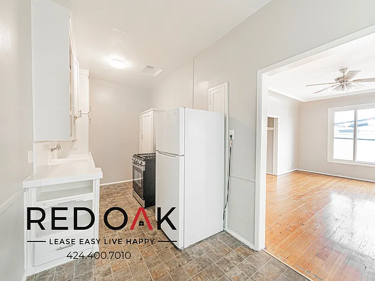 366 N Hayworth Ave #204 — Photo 7