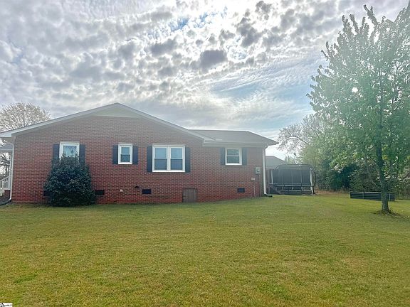 2nd image of 111 King James Rd