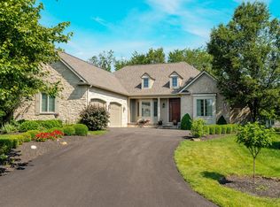 6050 Whitney Woods Ct, Columbus, OH 43213