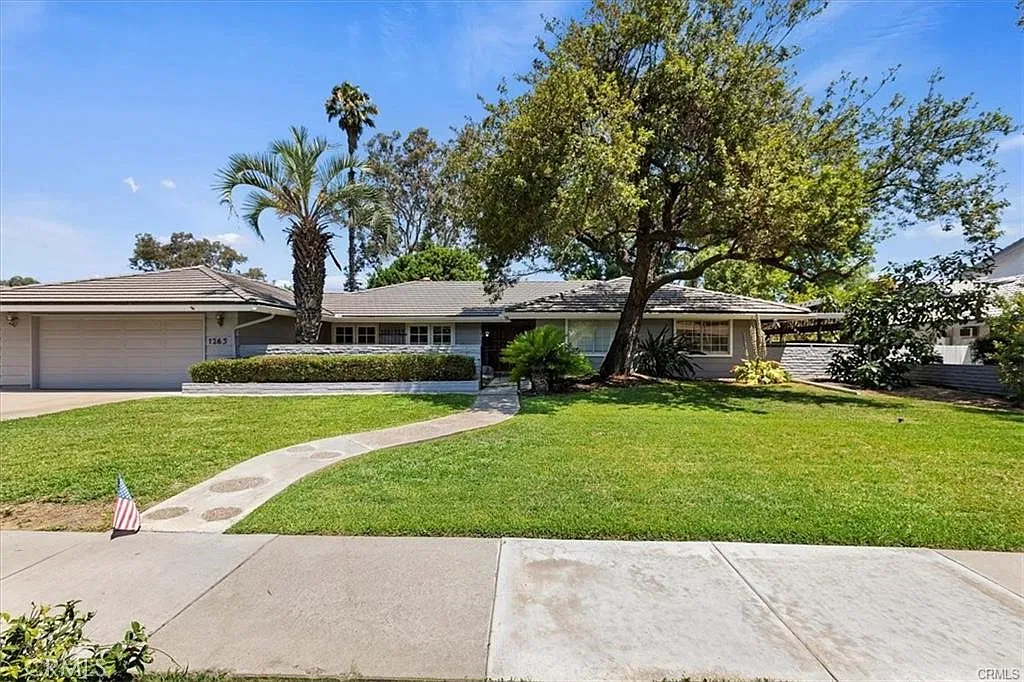 3 bed, 1995 sqft, $3,750 — Photo 2