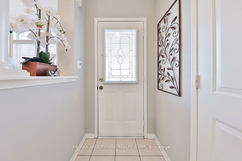 Burlington House for rent - 3 Bedrooms — photo 4