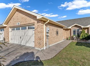 520 Golfview Dr, Amherstburg, ON N9V 0A2