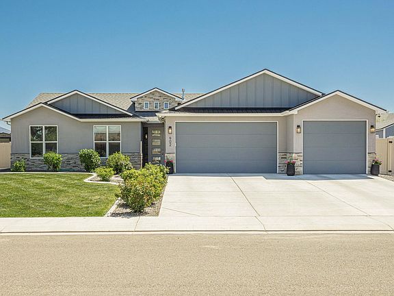 2nd image of 902 Cresthaven Dr