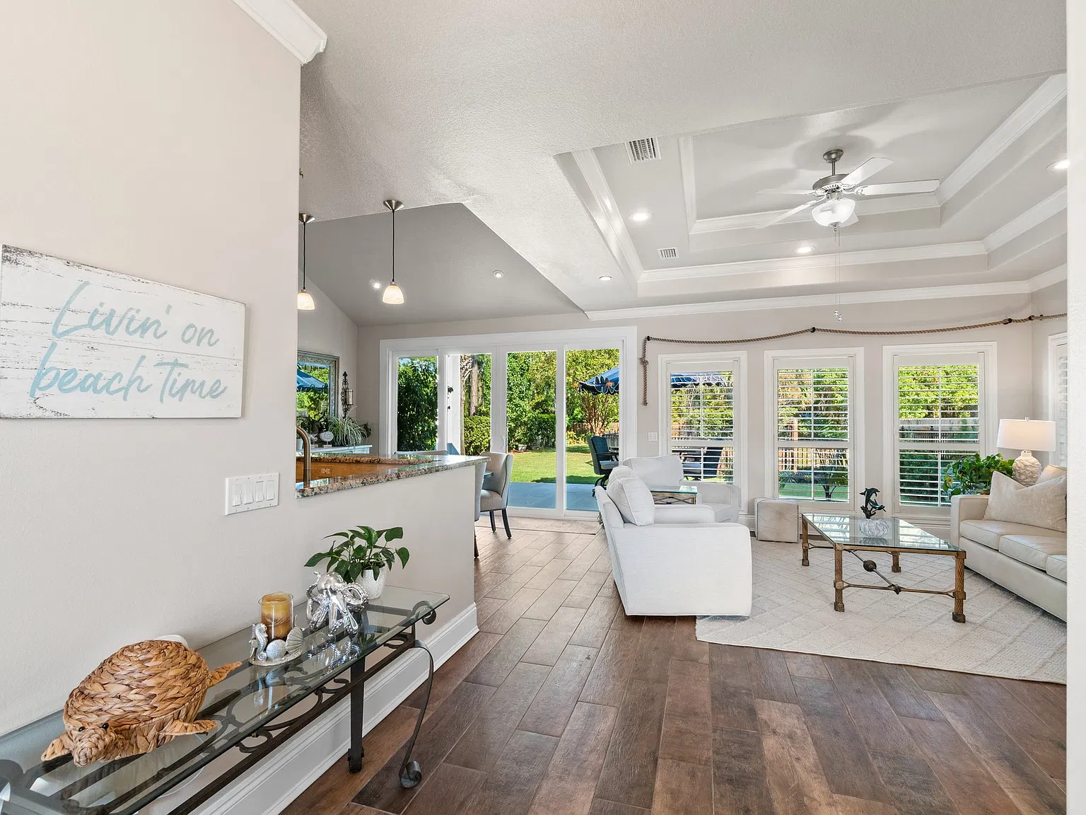 4 bed, 2570 sqft, $4,000 — Photo 3