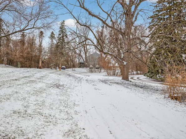 19670 Excelsior Blvd, Excelsior, MN 55331