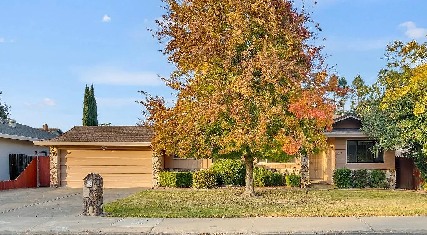 573 Shaw River Way photo 1