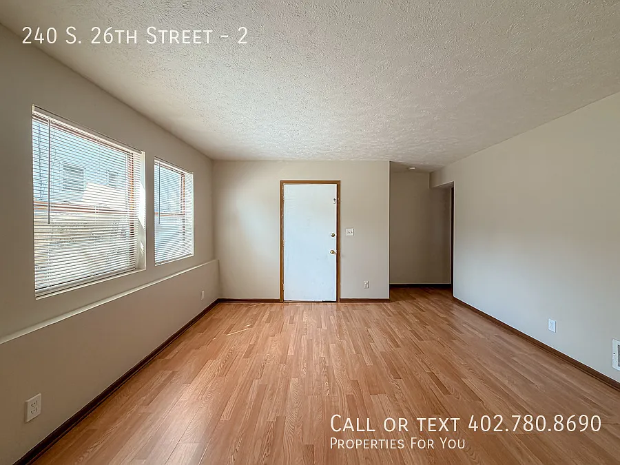 3 bedroom 2 bath in Central Lincoln! — Photo 4