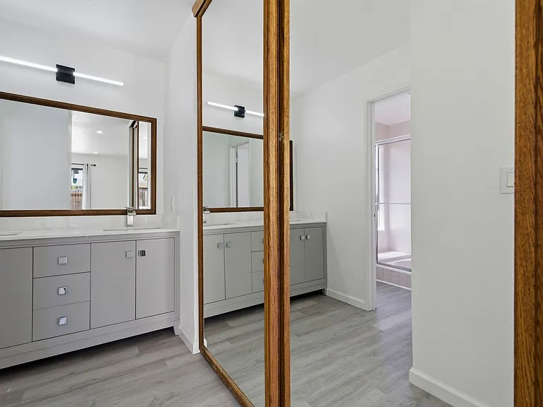 800 Locust Dr — Photo 40