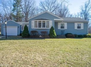 26 Tampa St, South Hadley, MA 01075