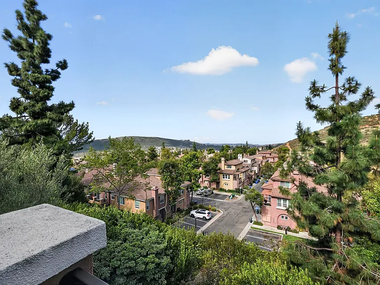 1357 Sky Ridge Ct — Photo 30