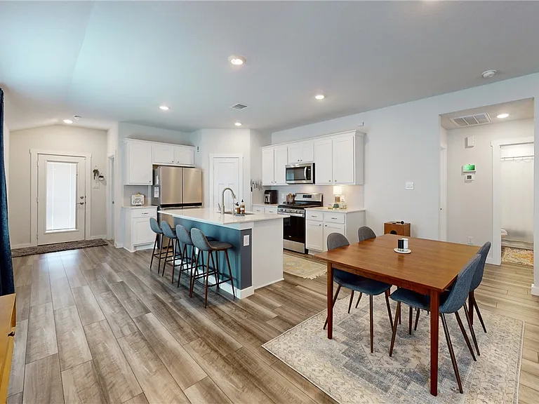 1012 Amistad Loop — Photo 7