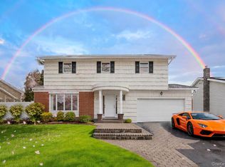 8 Sagamore Way S, Jericho, NY 11753