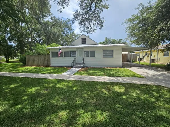 5505 8th St, Zephyrhills, FL 33542