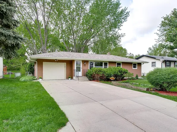 1984 Kingston Ave E, Maplewood, MN 55109