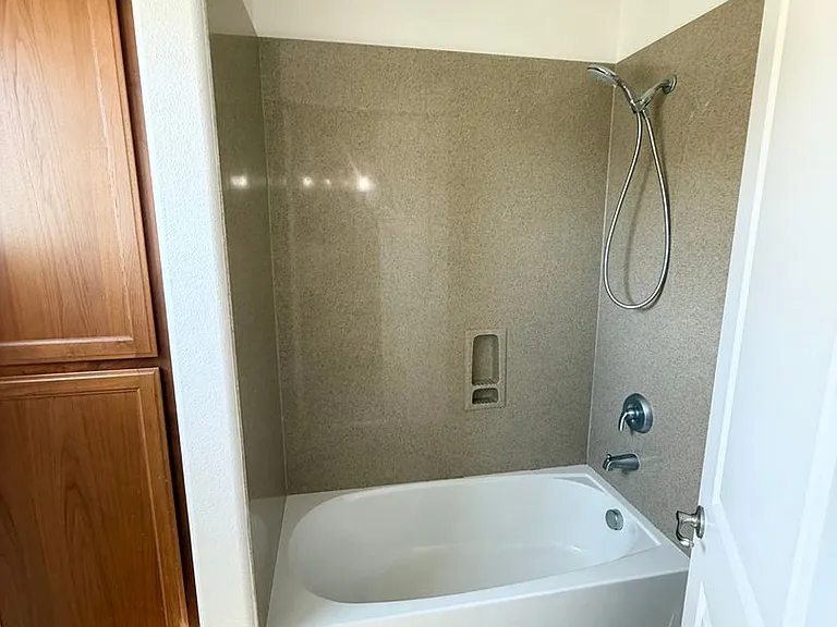2327 Capistrello St — Photo 17