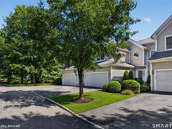 2nd image of 17 Regency Circle #17