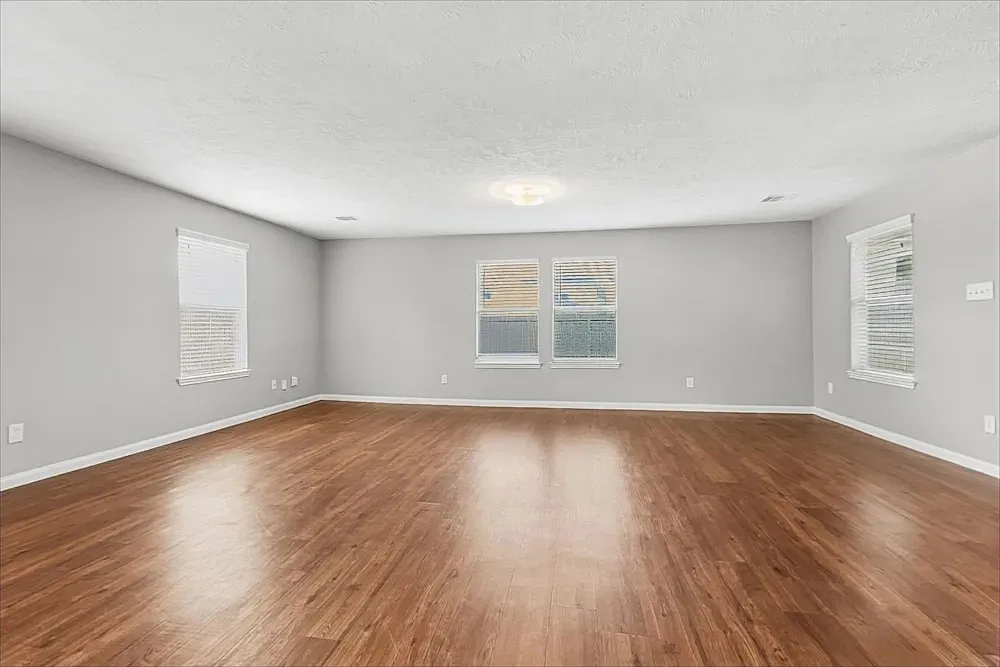 3 bed, 2.5 bath, 177 sqft, $1,735 — Photo 1