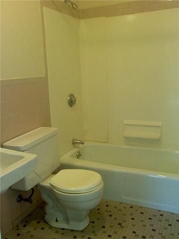 2nd image of 207 Union St APT 7