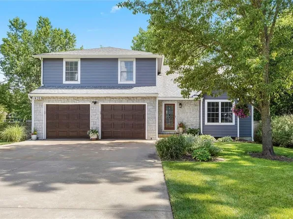 1406 E 2nd St, Tonganoxie, KS 66086