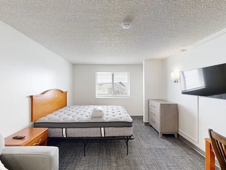 Kodiak Apartments — Photo 8