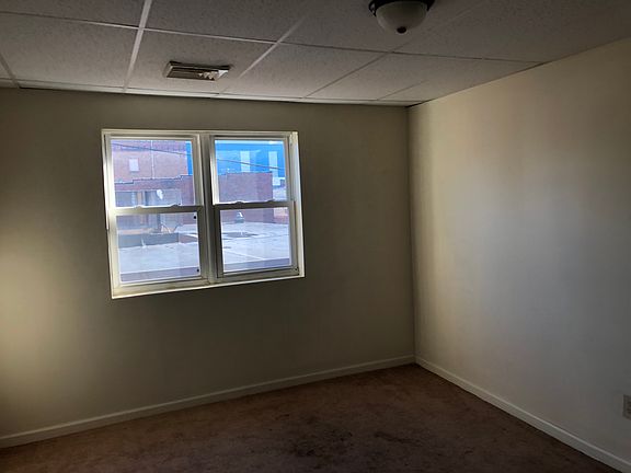 BEDROOM WITH CENTER LIGHT