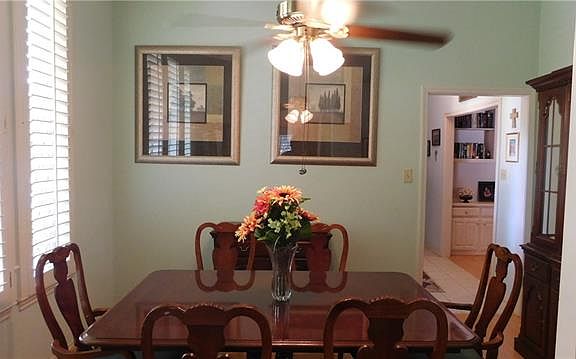 3rd image of 723 Hillview Dr