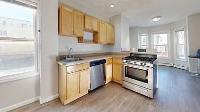 205 Chelsea St Photo 1