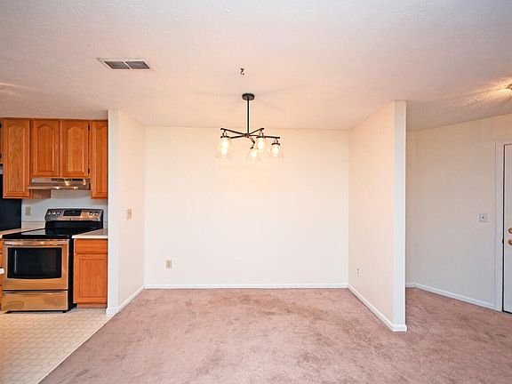 4th image of 2980 Sequoia Dr APT 4