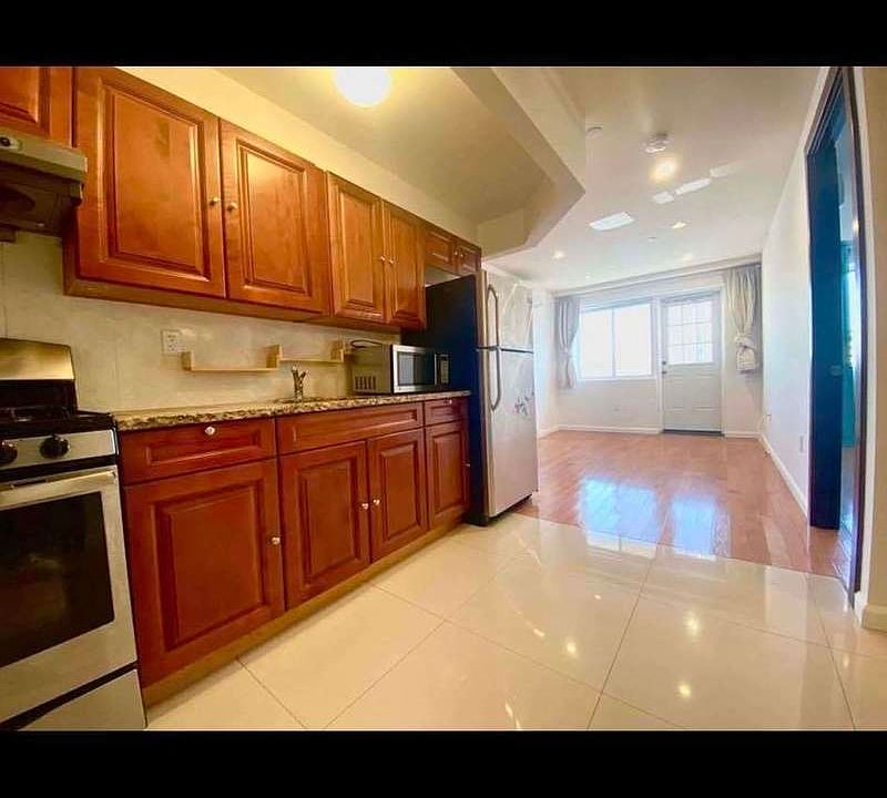 1st image of 90 Canal St #9D