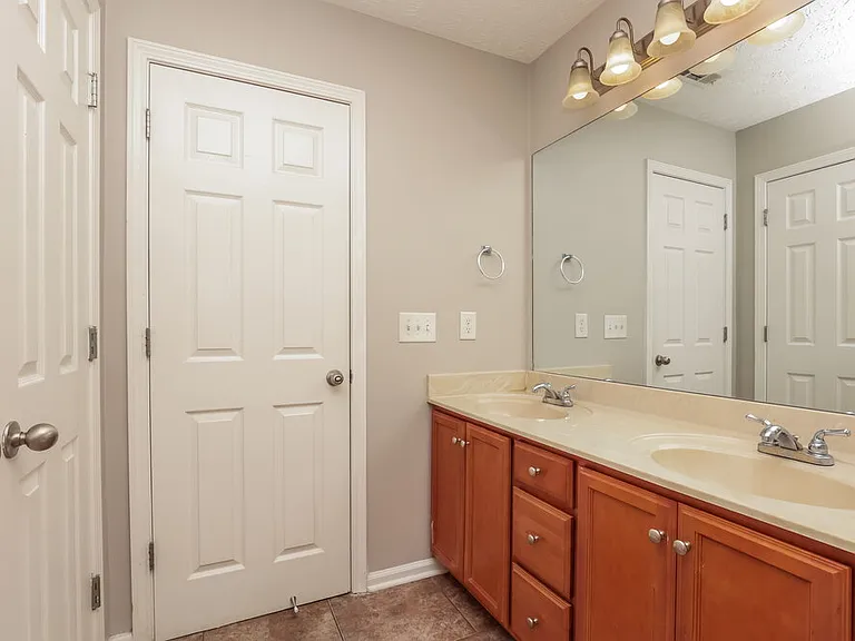 606 Nixon Way — Photo 14