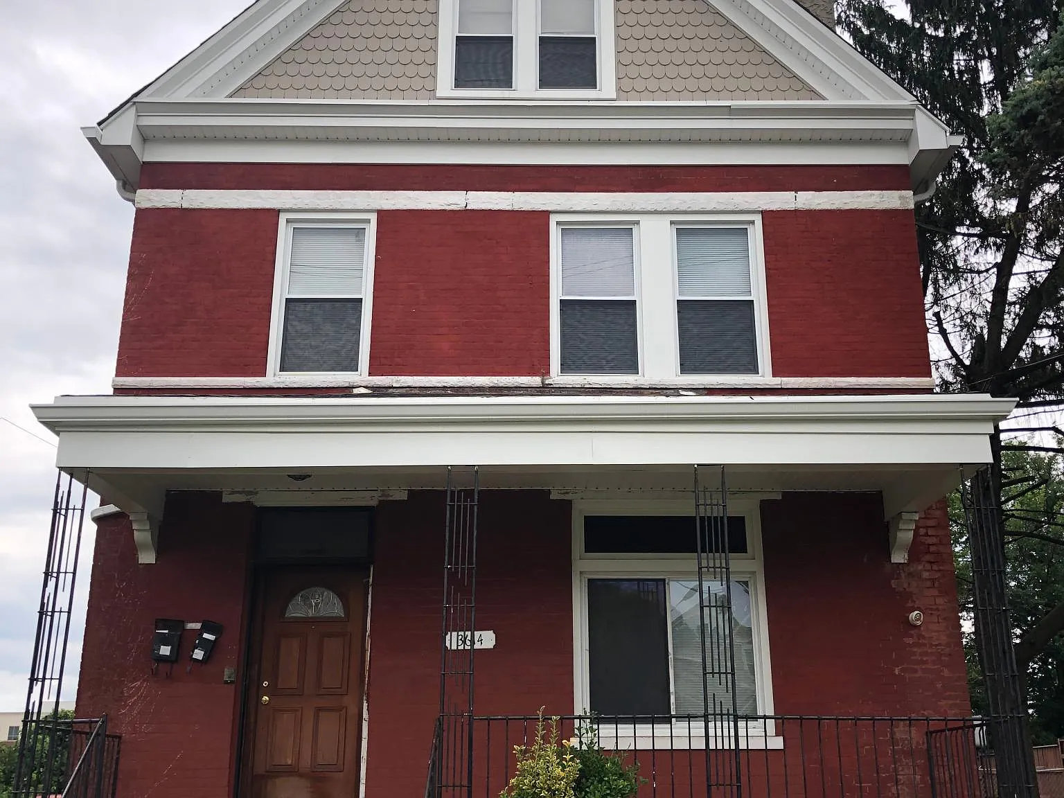 5 bed, 2850 sqft, $2,695 — Photo 2