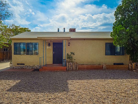 4th image of 906 Palo Duro Ave NW
